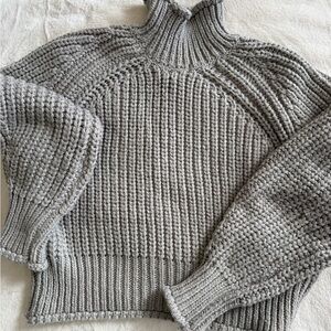 H&M Gray Turtleneck Sweater